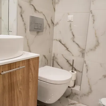 Leiland #colony_white_tower_suite